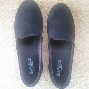 Skechers Slip ons